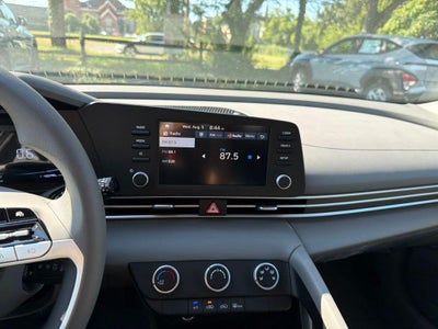 2026 Hyundai ELANTRA SE