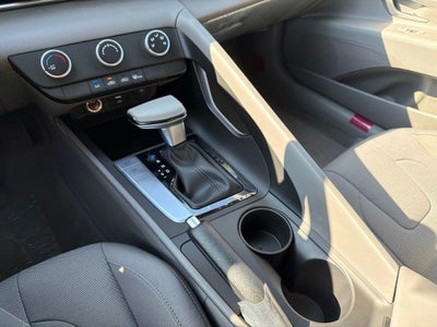 2026 Hyundai ELANTRA SE