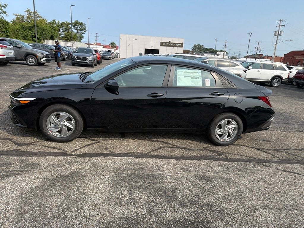 2026 Hyundai ELANTRA SE
