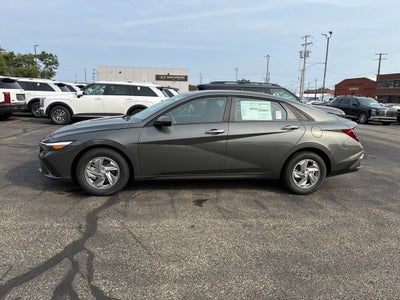2026 Hyundai ELANTRA SE