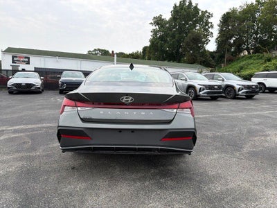 2026 Hyundai ELANTRA SE