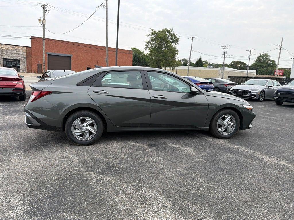 2026 Hyundai ELANTRA SE