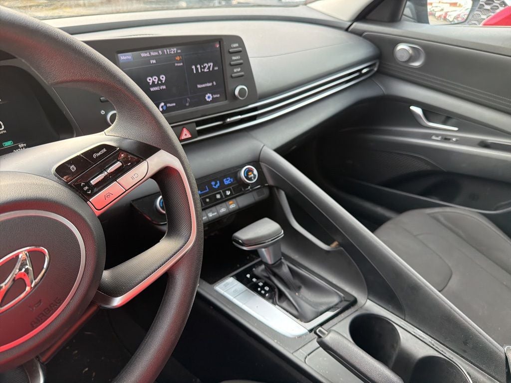 2022 Hyundai ELANTRA SEL