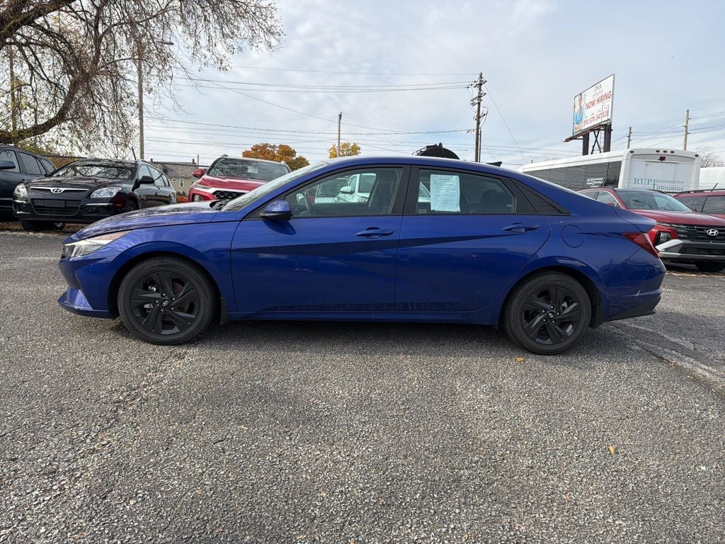 2022 Hyundai ELANTRA SEL