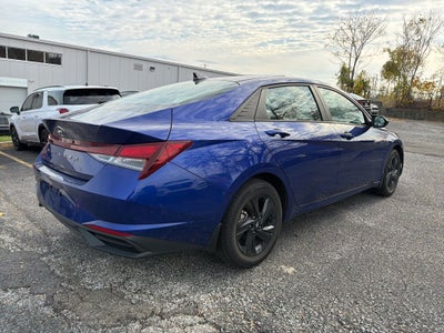 2022 Hyundai ELANTRA SEL