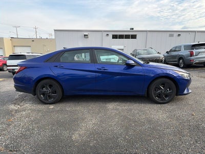 2022 Hyundai ELANTRA SEL
