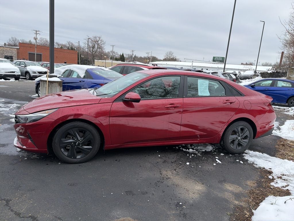 2023 Hyundai ELANTRA SEL