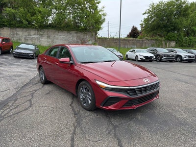 2024 Hyundai ELANTRA SEL