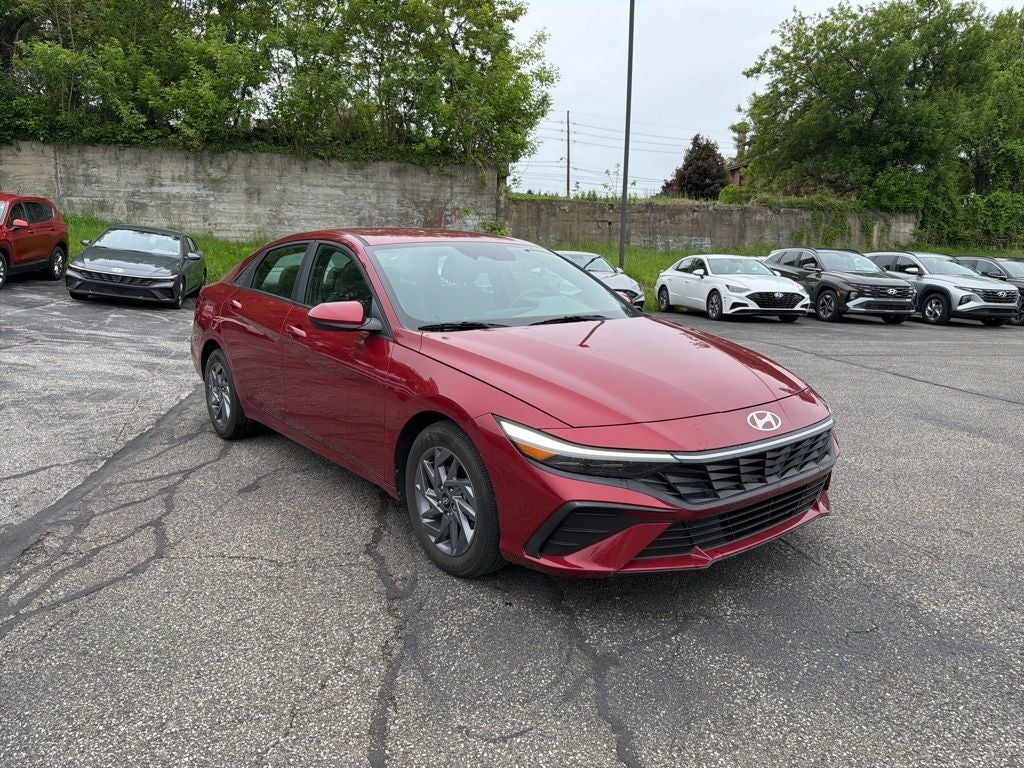 2024 Hyundai ELANTRA SEL