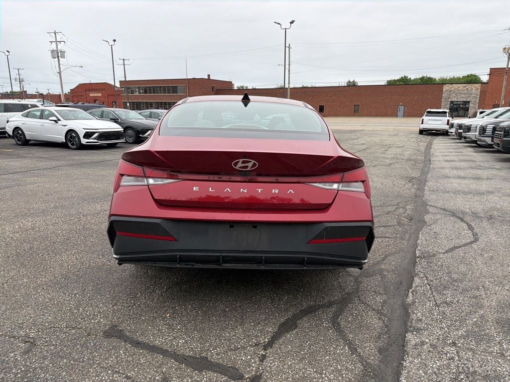 2024 Hyundai ELANTRA SEL