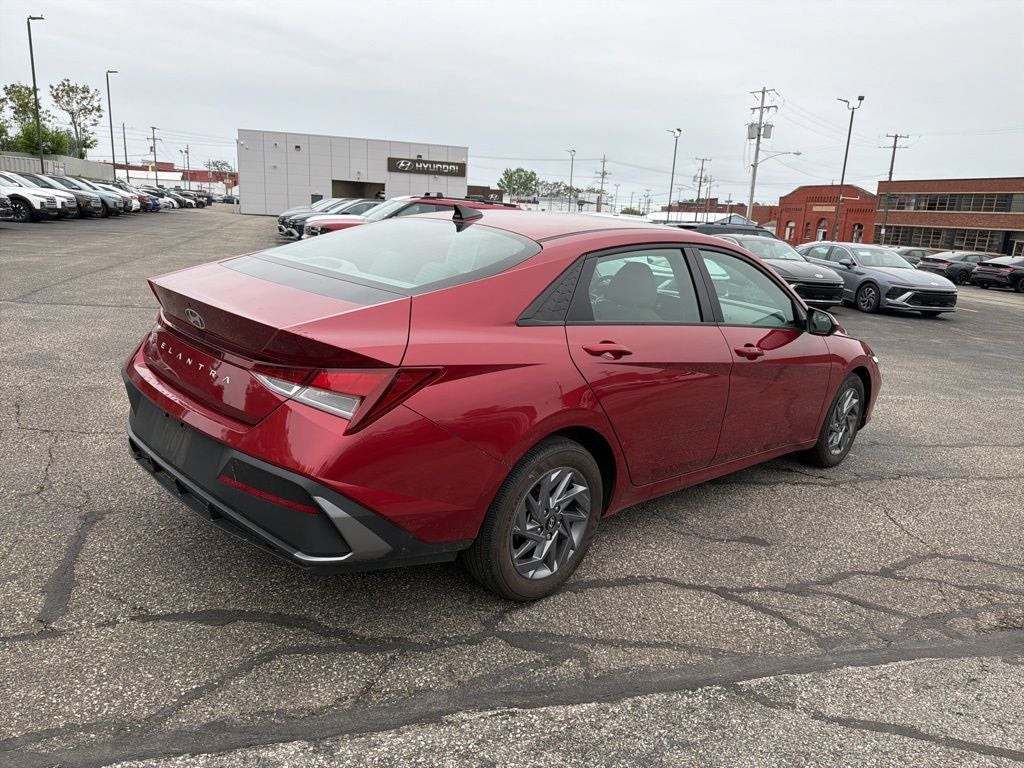 2024 Hyundai ELANTRA SEL
