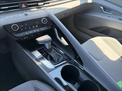 2023 Hyundai ELANTRA SEL