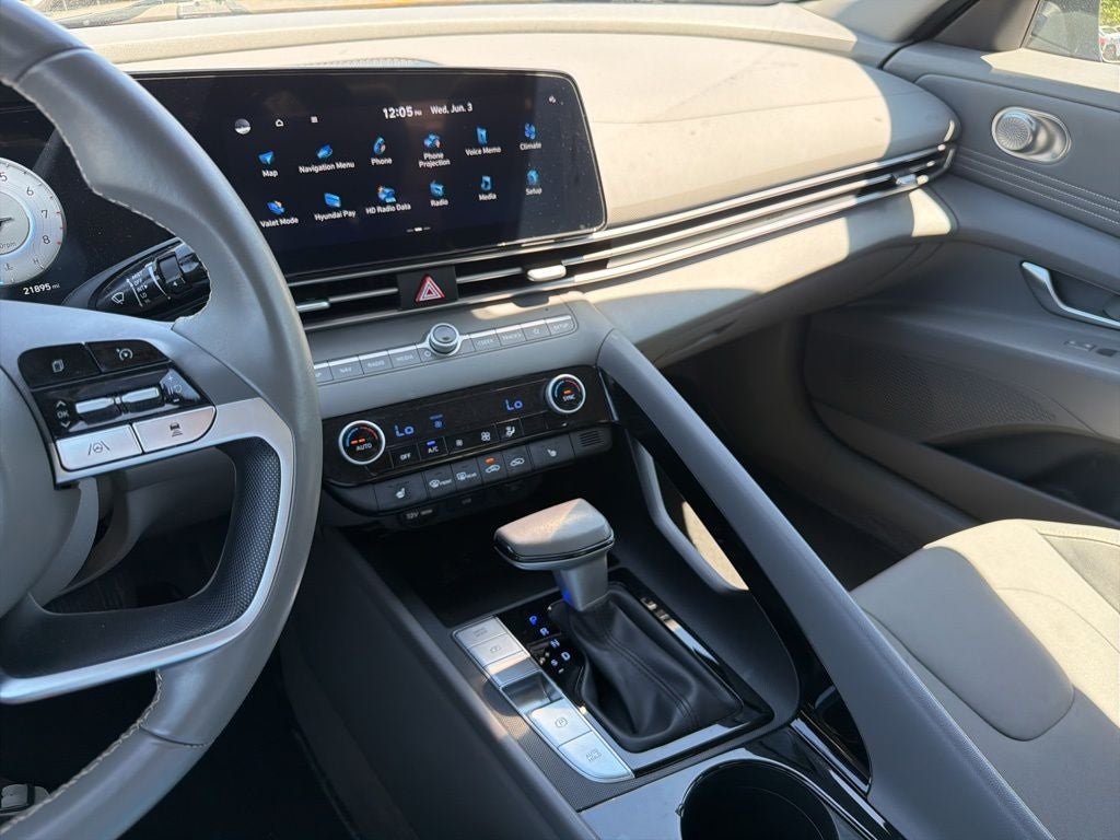 2023 Hyundai ELANTRA SEL