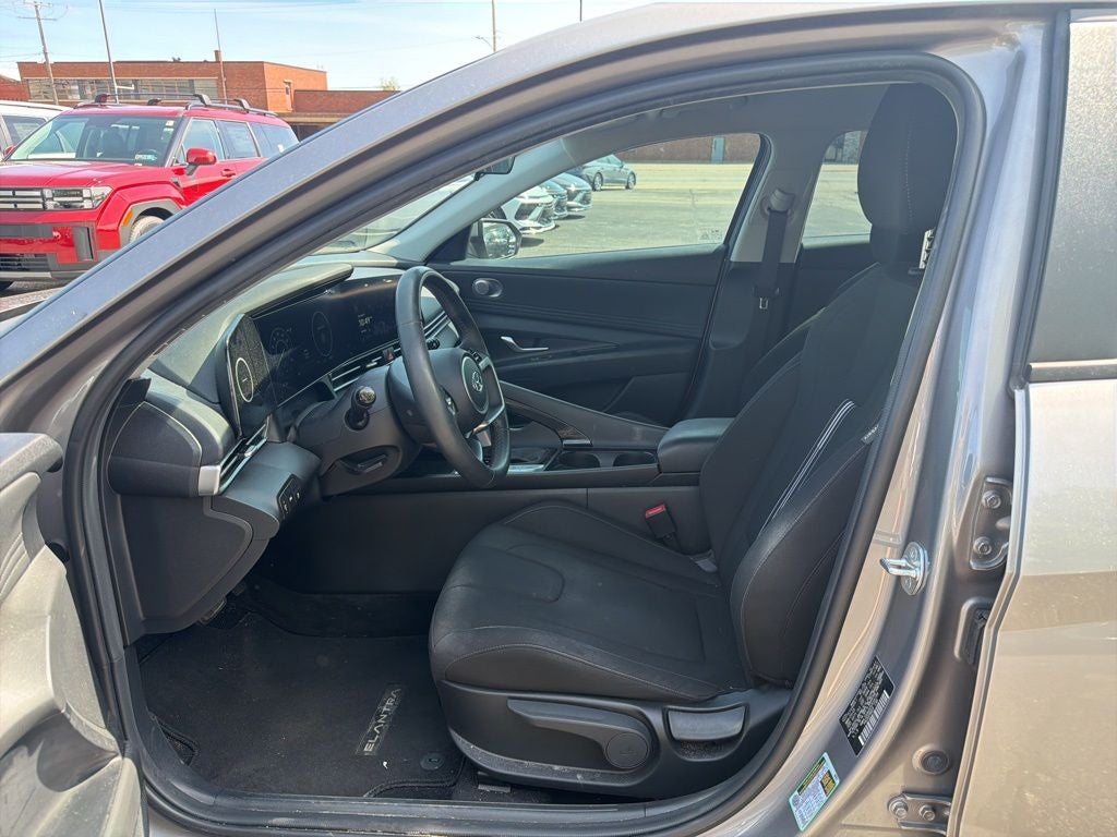 2023 Hyundai ELANTRA SEL