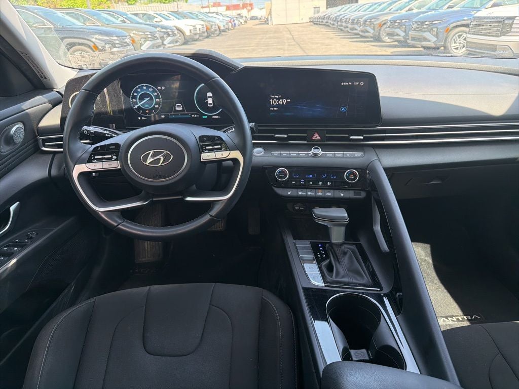 2023 Hyundai ELANTRA SEL