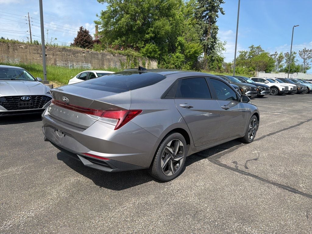 2023 Hyundai ELANTRA SEL