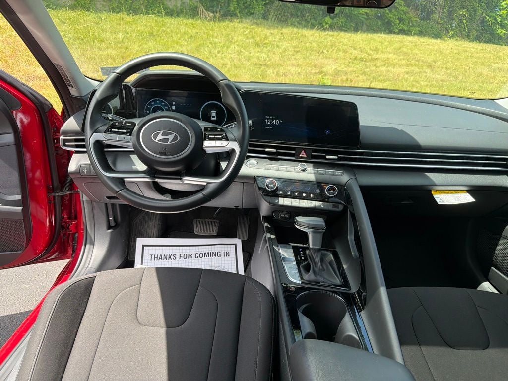 2025 Hyundai ELANTRA SEL Convenience