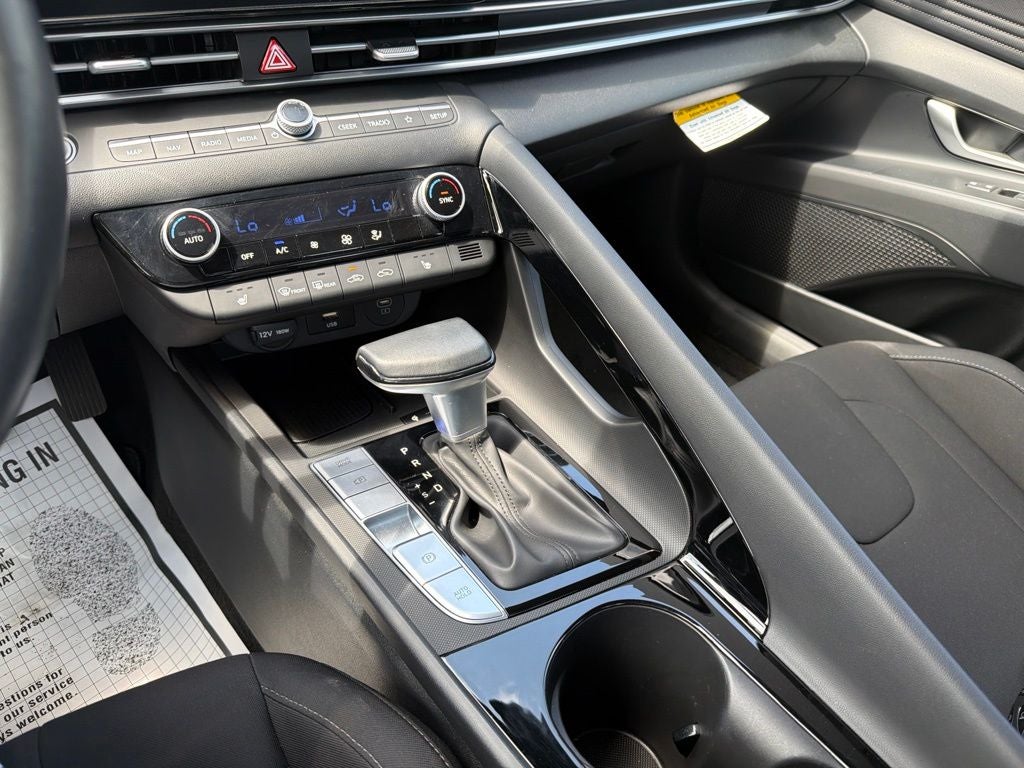 2025 Hyundai ELANTRA SEL Convenience