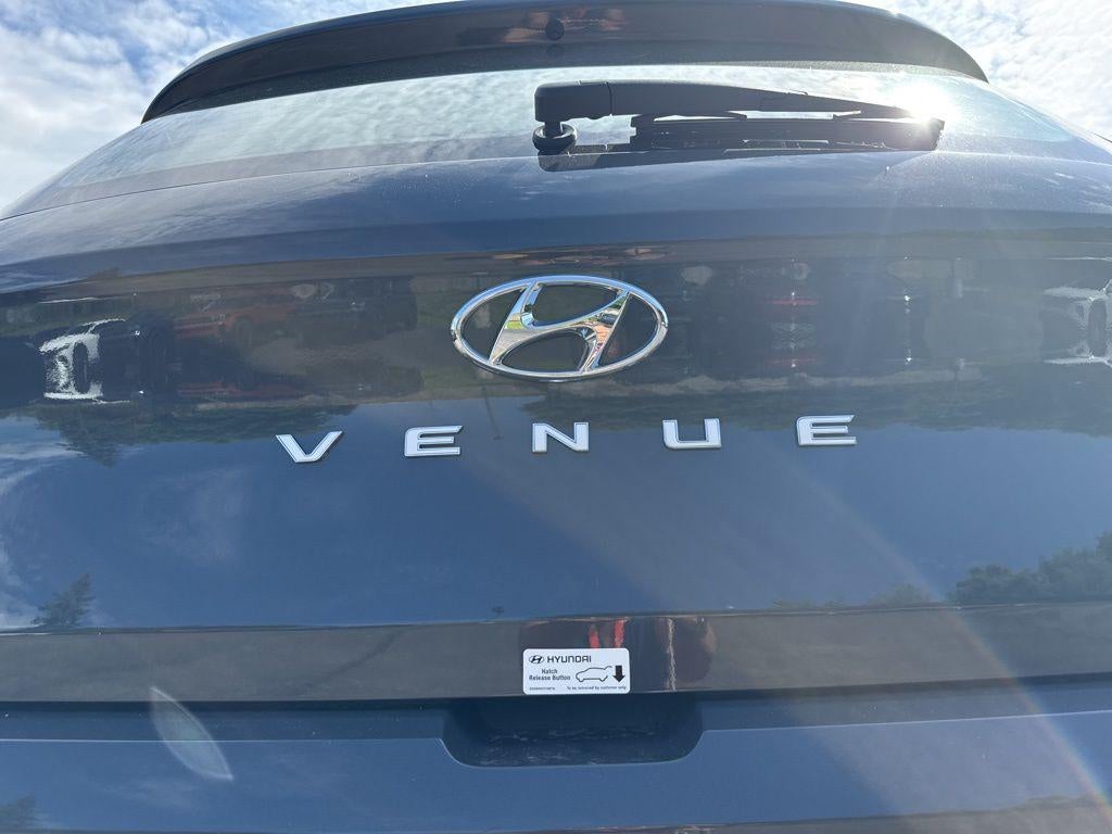 2025 Hyundai VENUE SEL