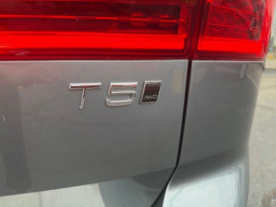 2019 Volvo XC60 T5 Momentum