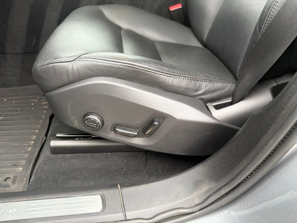 2019 Volvo XC60 T5 Momentum