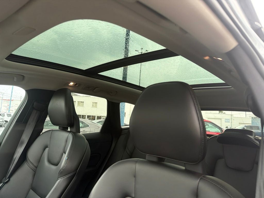 2019 Volvo XC60 T5 Momentum
