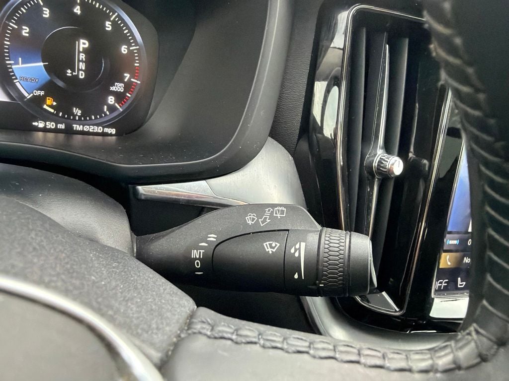 2019 Volvo XC60 T5 Momentum