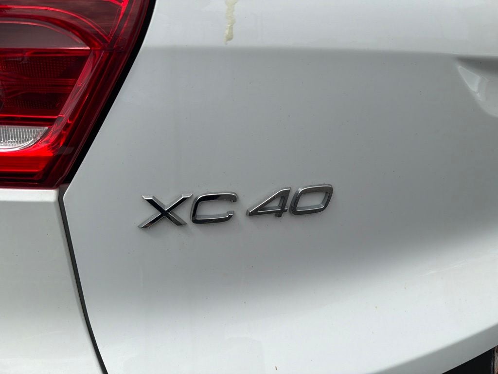 2019 Volvo XC40 Momentum