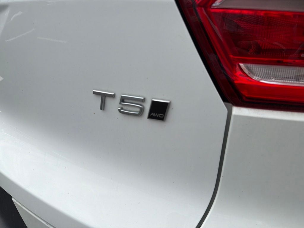 2019 Volvo XC40 Momentum