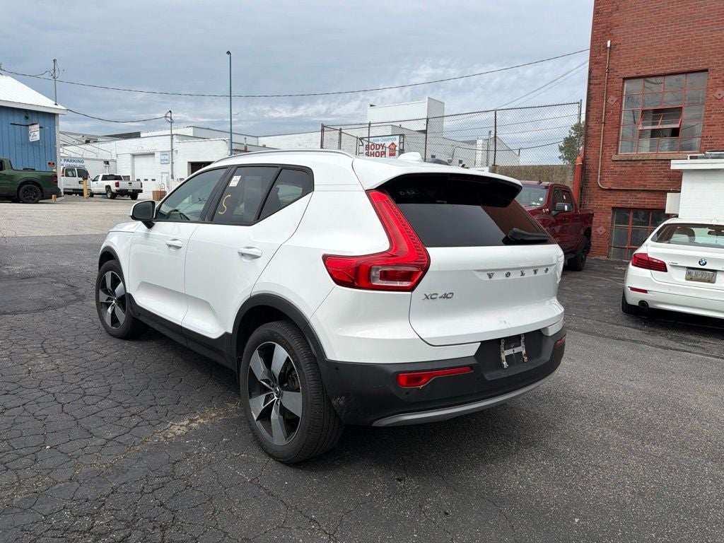 2019 Volvo XC40 Momentum