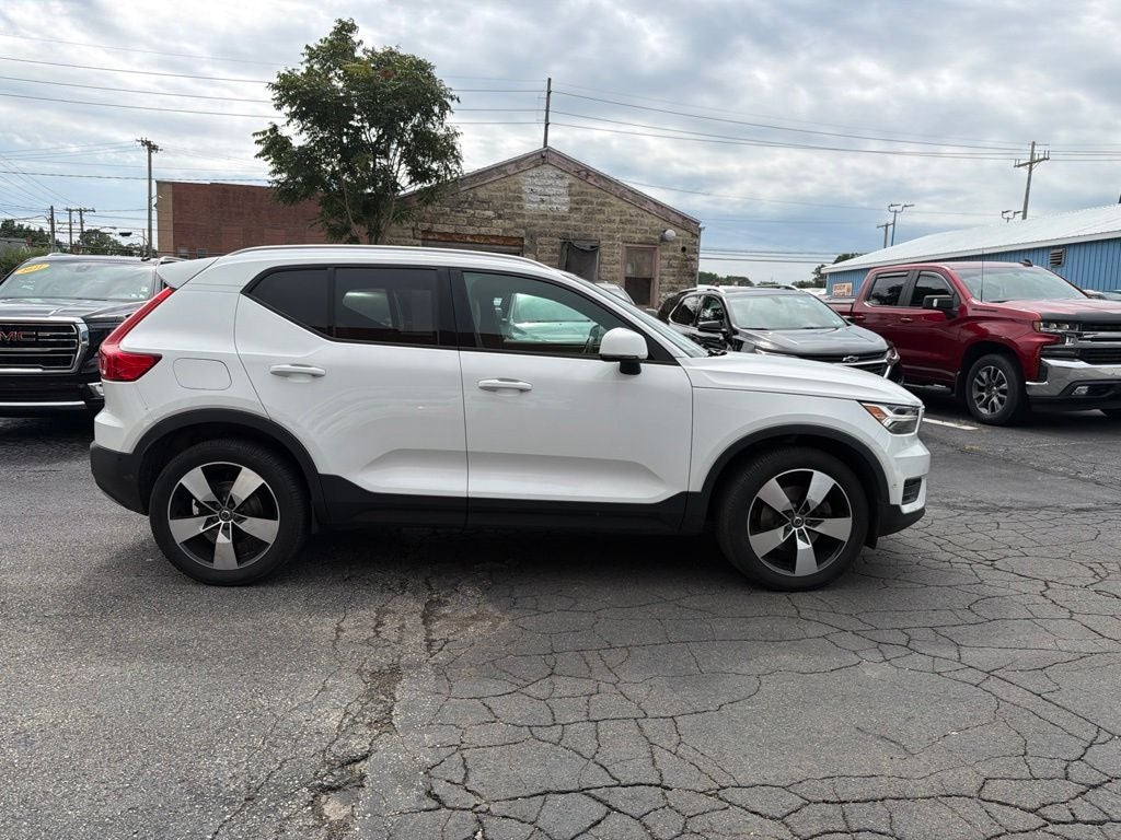 2019 Volvo XC40 Momentum